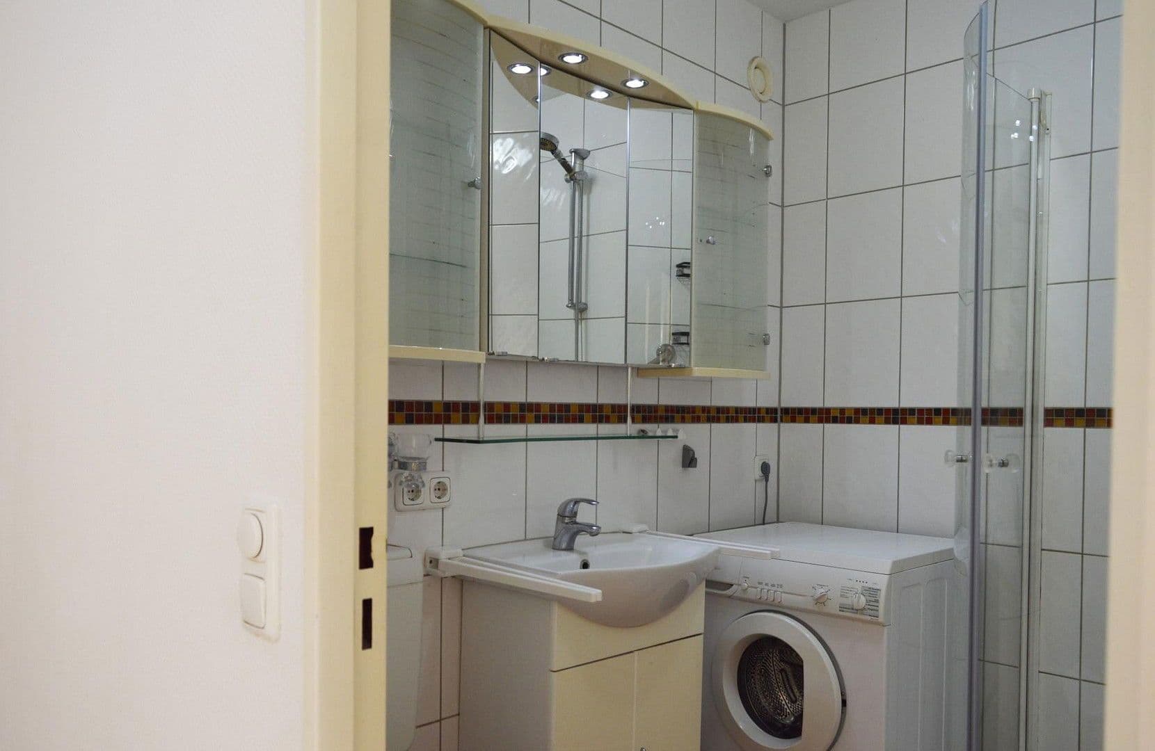 Prodej bytu 2+1 68 m², Angerburger Allee, Berlin, Berlín Prodej bytu 2+1 68 m², Angerburger Allee, Berlin, Berlín