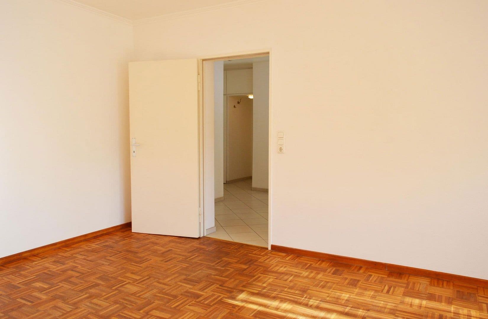 Prodej bytu 2+1 68 m², Angerburger Allee, Berlin, Berlín Prodej bytu 2+1 68 m², Angerburger Allee, Berlin, Berlín