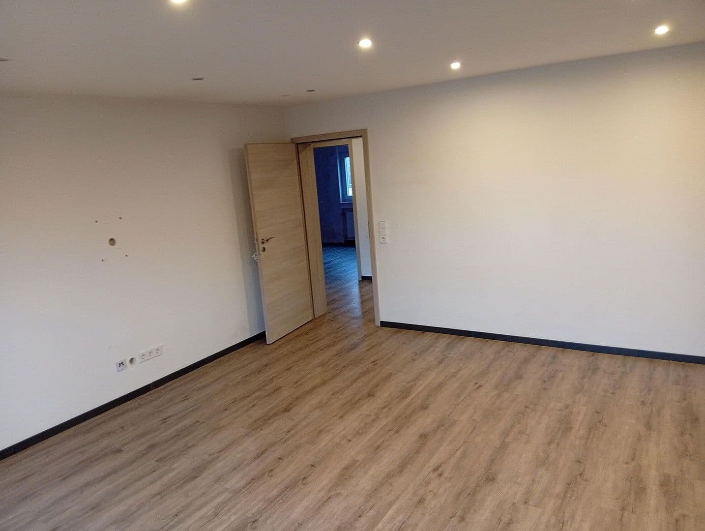 Pronájem bytu 3+1 80 m², Heppenheim, Hessen Pronájem bytu 3+1 80 m², Heppenheim, Hessen