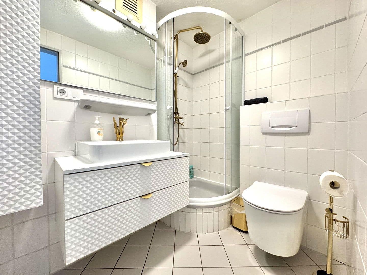 Pronájem bytu 2+1 40 m², Leineinsel 15, Hannover, Dolní Sasko Pronájem bytu 2+1 40 m², Leineinsel 15, Hannover, Dolní Sasko