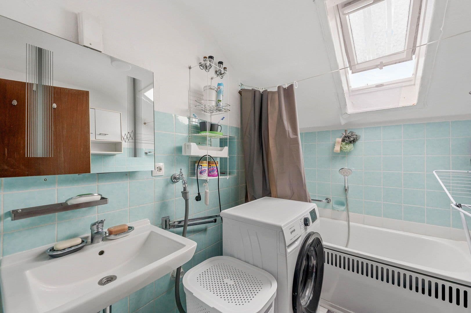 Prodej bytu 3+1 59 m², Weinbergstr. 19, Esslingen am Neckar, Bádensko-Württembersko Prodej bytu 3+1 59 m², Weinbergstr. 19, Esslingen am Neckar, Bádensko-Württembersko