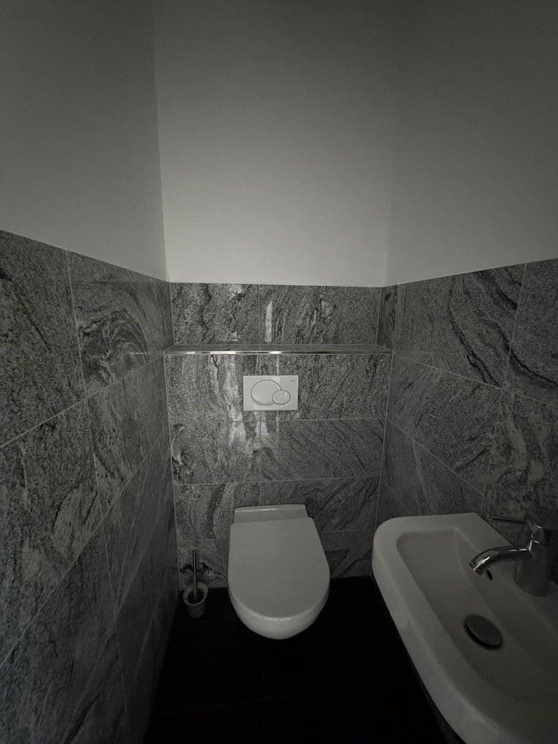 Pronájem bytu 3+kk 123 m², Köln, Severní Porýní-Vestfálsko Pronájem bytu 3+kk 123 m², Köln, Severní Porýní-Vestfálsko