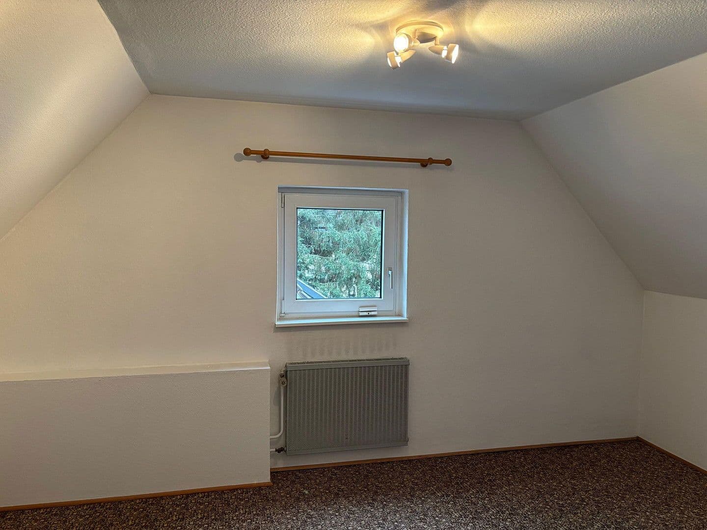 Prodej domu 187 m², pozemek 655 m², Frankfurt, Hessen Prodej domu 187 m², pozemek 655 m², Frankfurt, Hessen