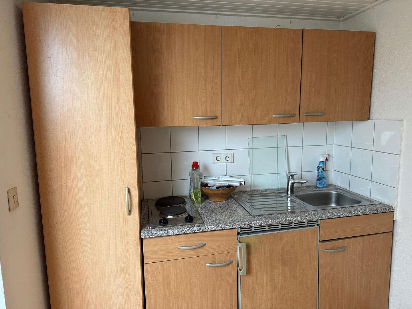 Pronájem bytu 1+1 24 m², Albertstr. 109, Düsseldorf, Severní Porýní-Vestfálsko Pronájem bytu 1+1 24 m², Albertstr. 109, Düsseldorf, Severní Porýní-Vestfálsko