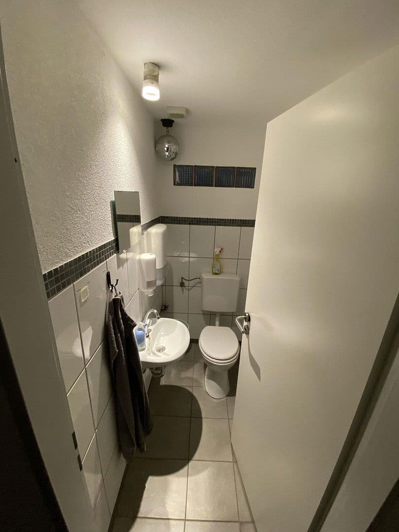 Pronájem nebytového prostoru 5.000 m², Auffeld, 33, Tönisvorst, Severní Porýní-Vestfálsko Pronájem nebytového prostoru 5.000 m², Auffeld, 33, Tönisvorst, Severní Porýní-Vestfálsko