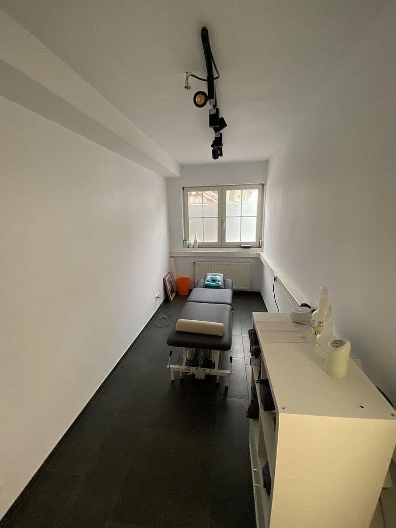 Pronájem nebytového prostoru 5.000 m², Auffeld, 33, Tönisvorst, Severní Porýní-Vestfálsko Pronájem nebytového prostoru 5.000 m², Auffeld, 33, Tönisvorst, Severní Porýní-Vestfálsko