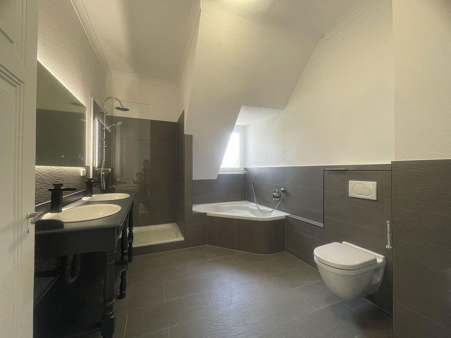 Prodej domu 172 m², pozemek 404 m², Müllheim im Markgräflerland, Bádensko-Württembersko Prodej domu 172 m², pozemek 404 m², Müllheim im Markgräflerland, Bádensko-Württembersko