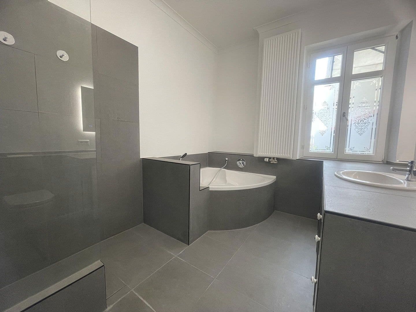 Prodej domu 172 m², pozemek 404 m², Müllheim im Markgräflerland, Bádensko-Württembersko Prodej domu 172 m², pozemek 404 m², Müllheim im Markgräflerland, Bádensko-Württembersko