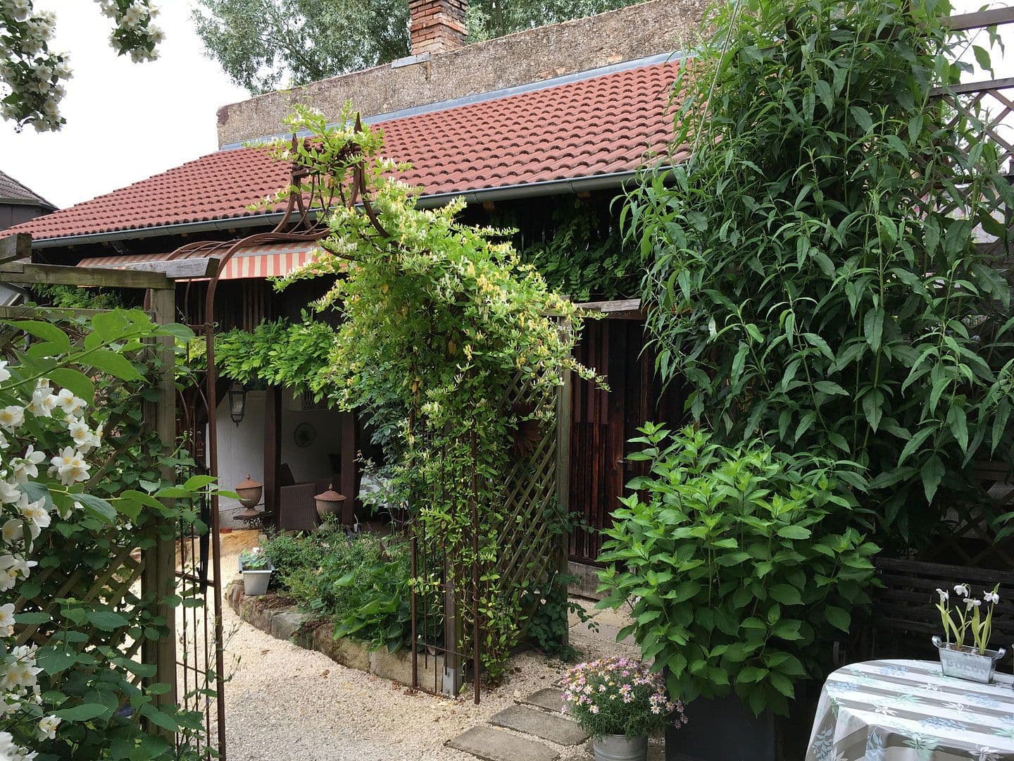 Prodej domu 172 m², pozemek 404 m², Müllheim im Markgräflerland, Bádensko-Württembersko Prodej domu 172 m², pozemek 404 m², Müllheim im Markgräflerland, Bádensko-Württembersko