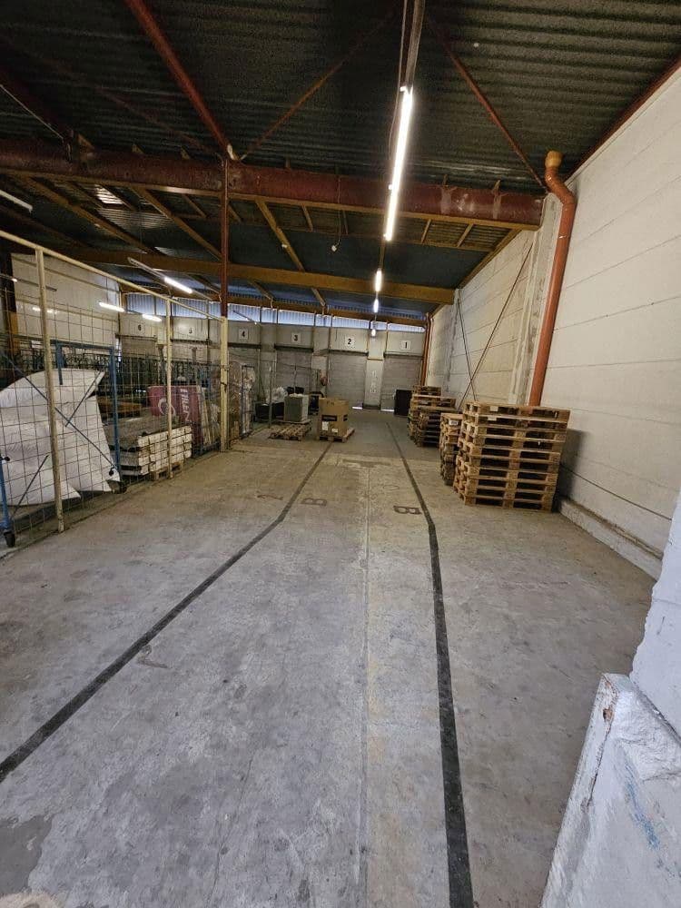 Pronájem nebytového prostoru 8.000 m², Solingen, Severní Porýní-Vestfálsko Pronájem nebytového prostoru 8.000 m², Solingen, Severní Porýní-Vestfálsko