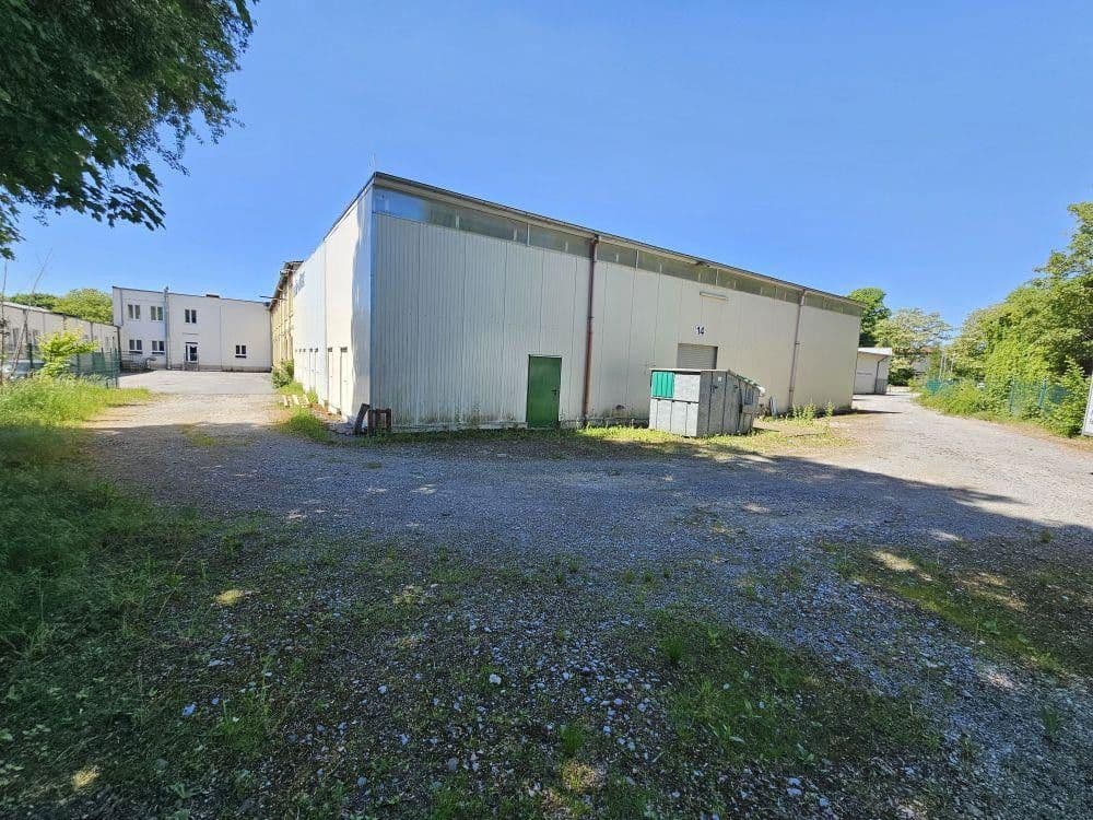 Pronájem nebytového prostoru 8.000 m², Solingen, Severní Porýní-Vestfálsko Pronájem nebytového prostoru 8.000 m², Solingen, Severní Porýní-Vestfálsko