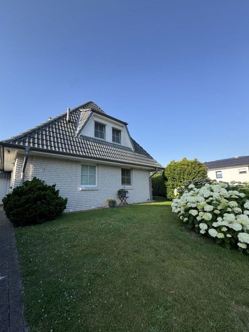 Prodej domu 135 m², pozemek 400 m², Ritterhude, Dolní Sasko Prodej domu 135 m², pozemek 400 m², Ritterhude, Dolní Sasko