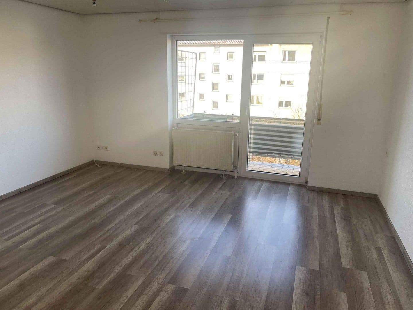 Prodej bytu 3+1 63 m², Landau, Porýní-Falc Prodej bytu 3+1 63 m², Landau, Porýní-Falc