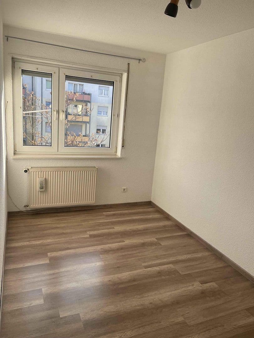 Prodej bytu 3+1 63 m², Landau, Porýní-Falc Prodej bytu 3+1 63 m², Landau, Porýní-Falc