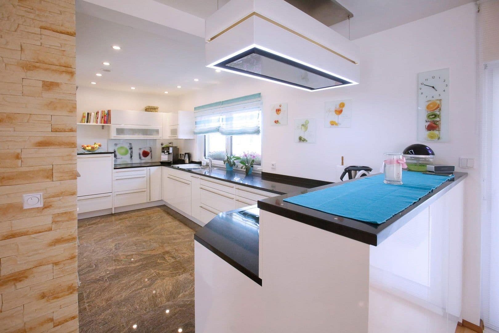 Prodej domu 195 m², pozemek 811 m², Geisenfeld, Bavorsko Prodej domu 195 m², pozemek 811 m², Geisenfeld, Bavorsko