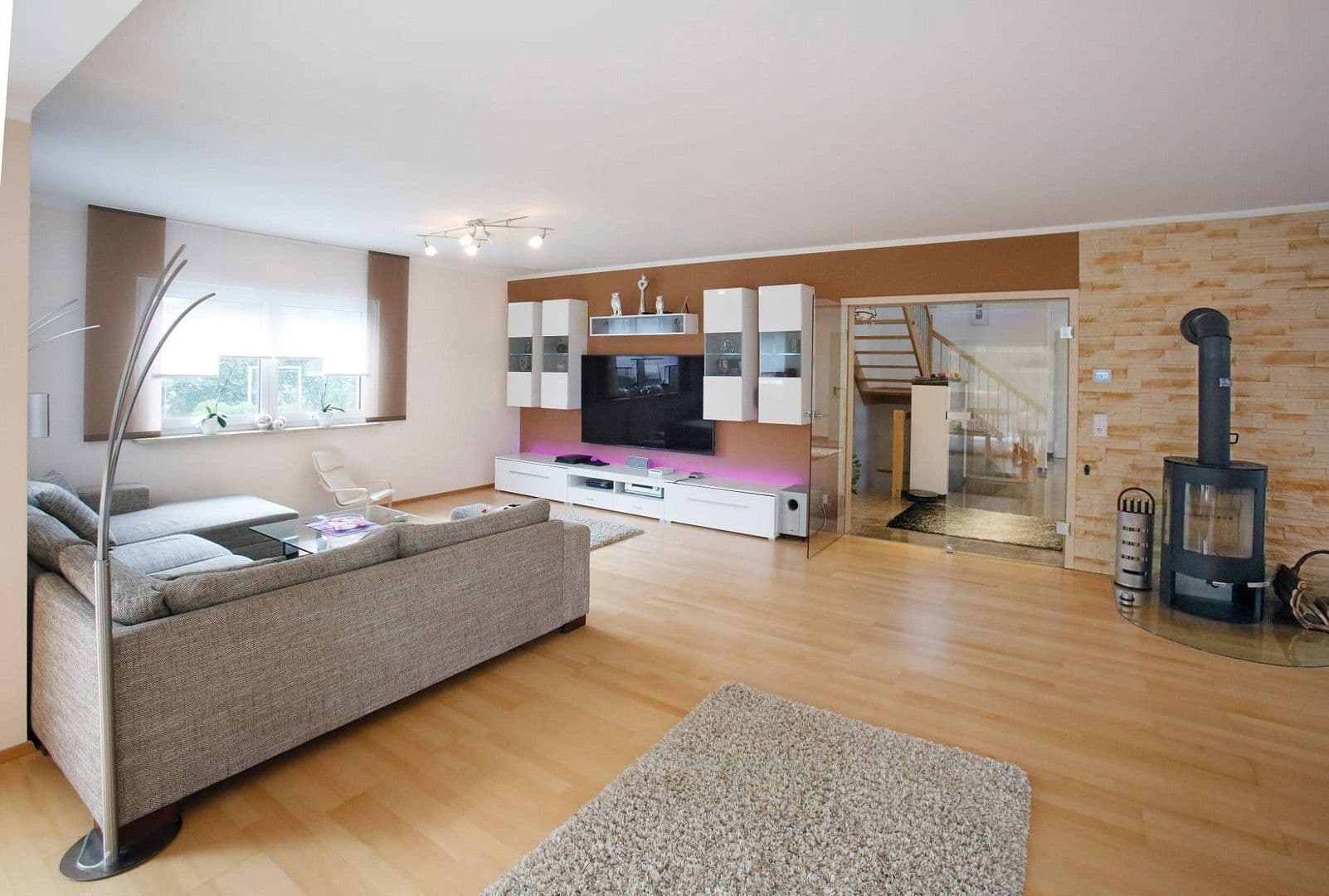 Prodej domu 195 m², pozemek 811 m², Geisenfeld, Bavorsko Prodej domu 195 m², pozemek 811 m², Geisenfeld, Bavorsko