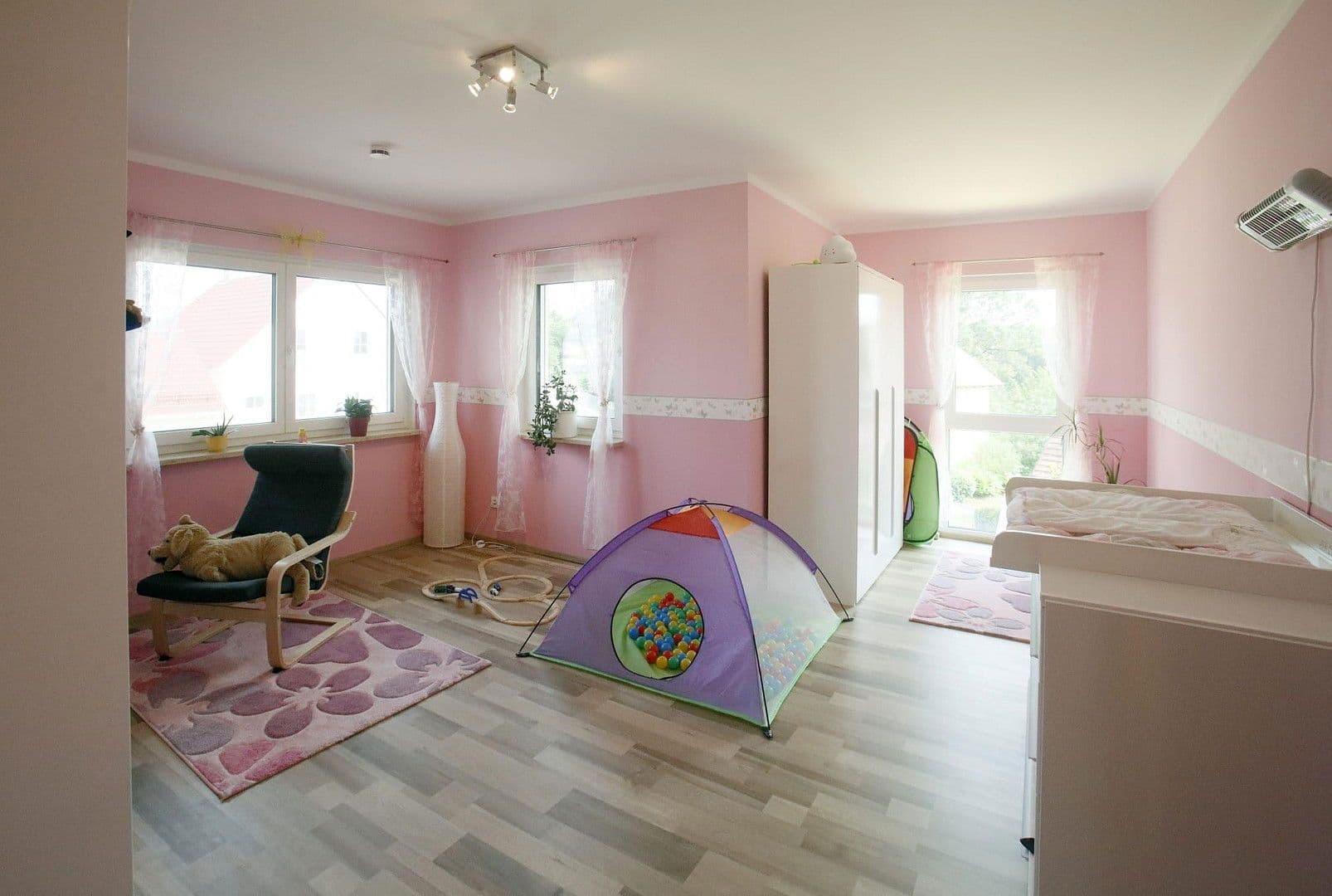 Prodej domu 195 m², pozemek 811 m², Geisenfeld, Bavorsko Prodej domu 195 m², pozemek 811 m², Geisenfeld, Bavorsko