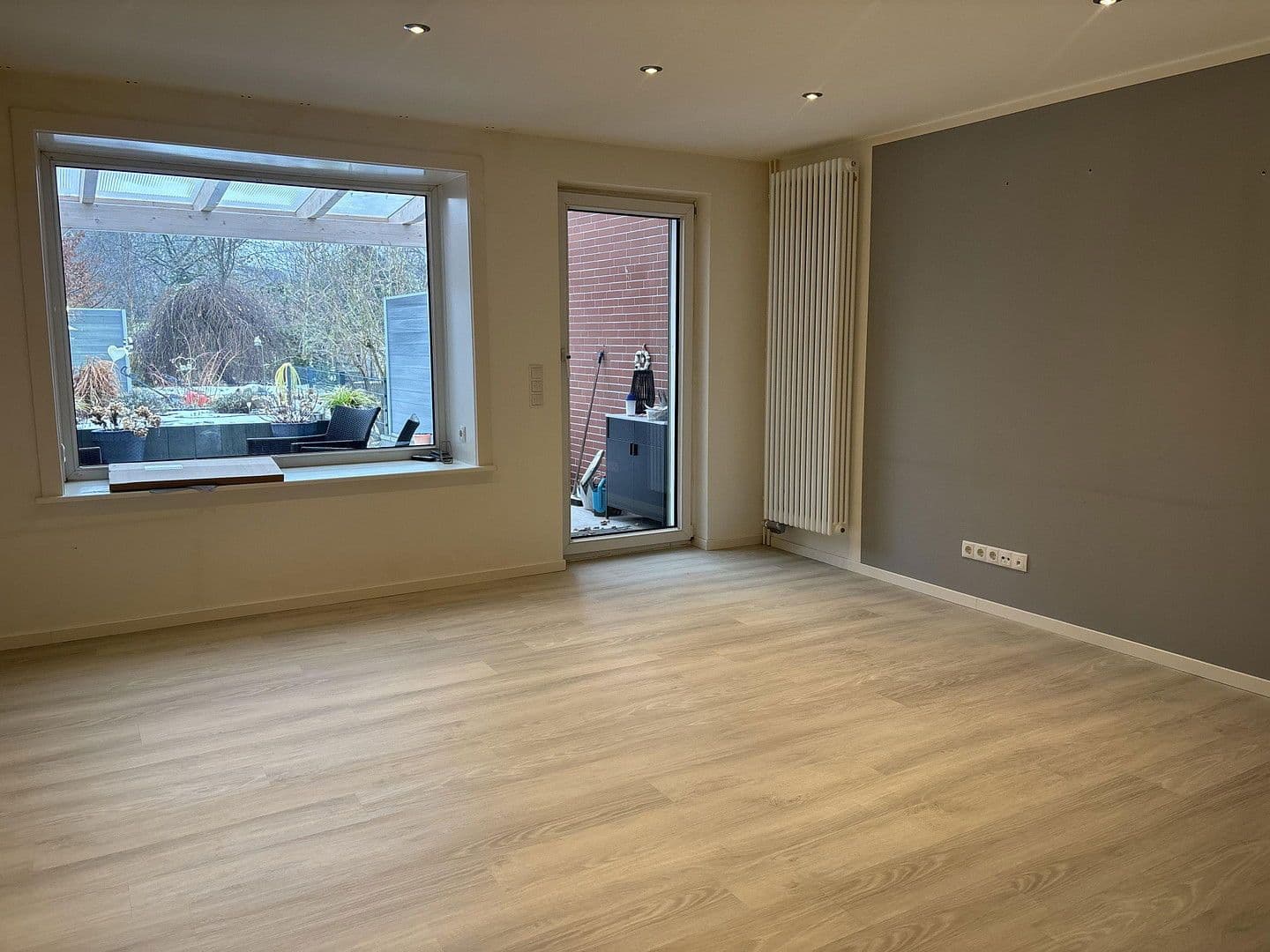 Pronájem domu 87 m², pozemek 150 m², Neumünster, Šlesvicko-Holštýnsko Pronájem domu 87 m², pozemek 150 m², Neumünster, Šlesvicko-Holštýnsko