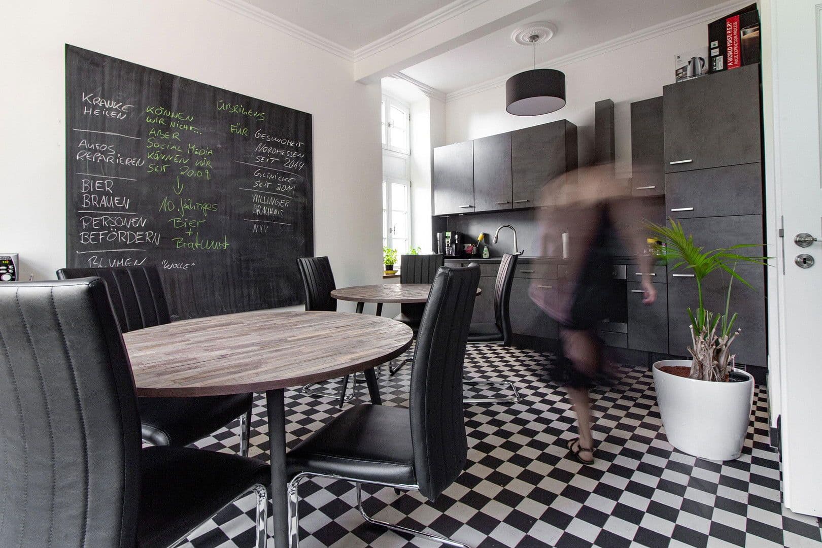 Pronájem bytu 6+1 160 m², Wilhelmshöher Allee 320, Kassel, Hessen Pronájem bytu 6+1 160 m², Wilhelmshöher Allee 320, Kassel, Hessen