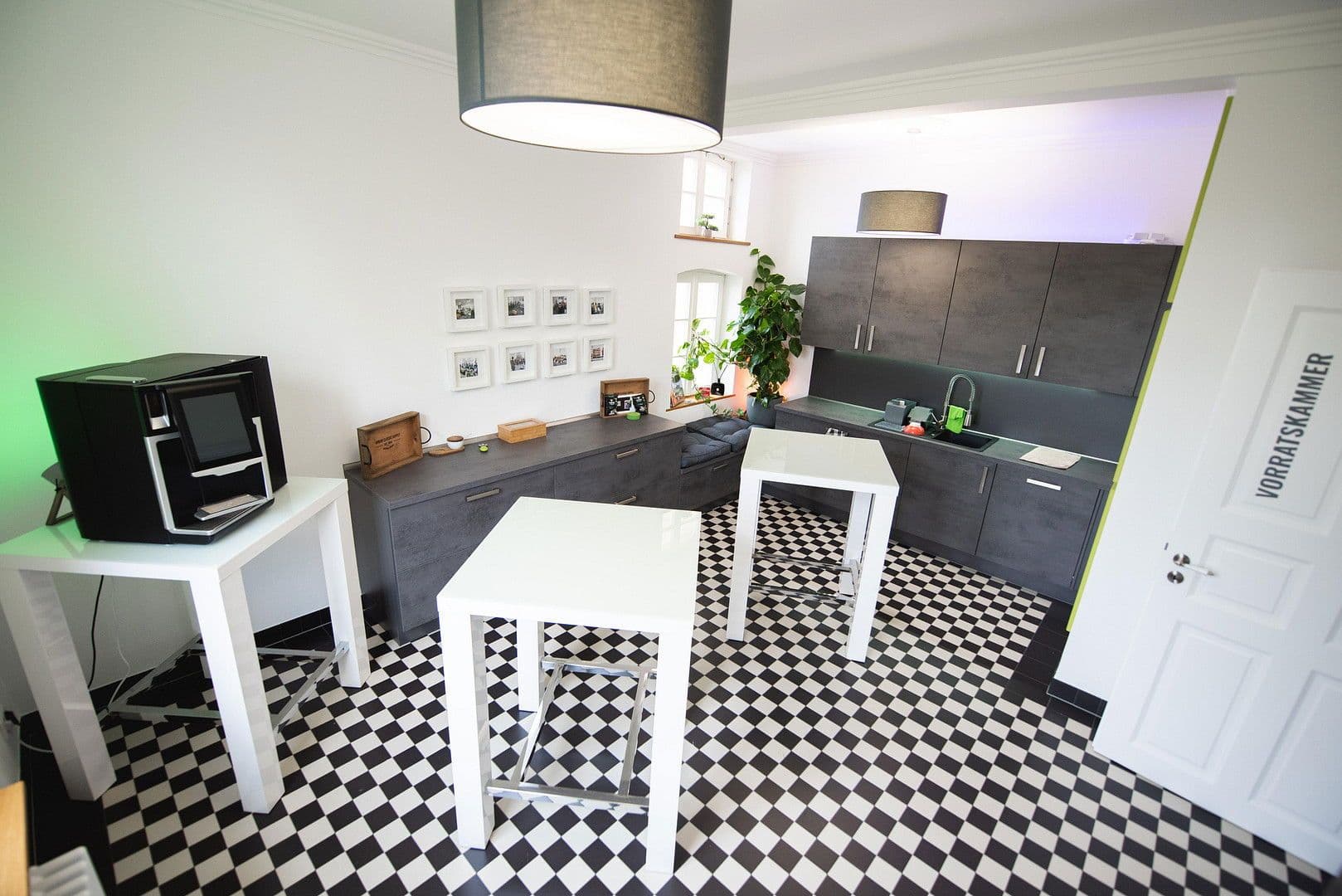 Pronájem bytu 6+1 160 m², Wilhelmshöher Allee 320, Kassel, Hessen Pronájem bytu 6+1 160 m², Wilhelmshöher Allee 320, Kassel, Hessen