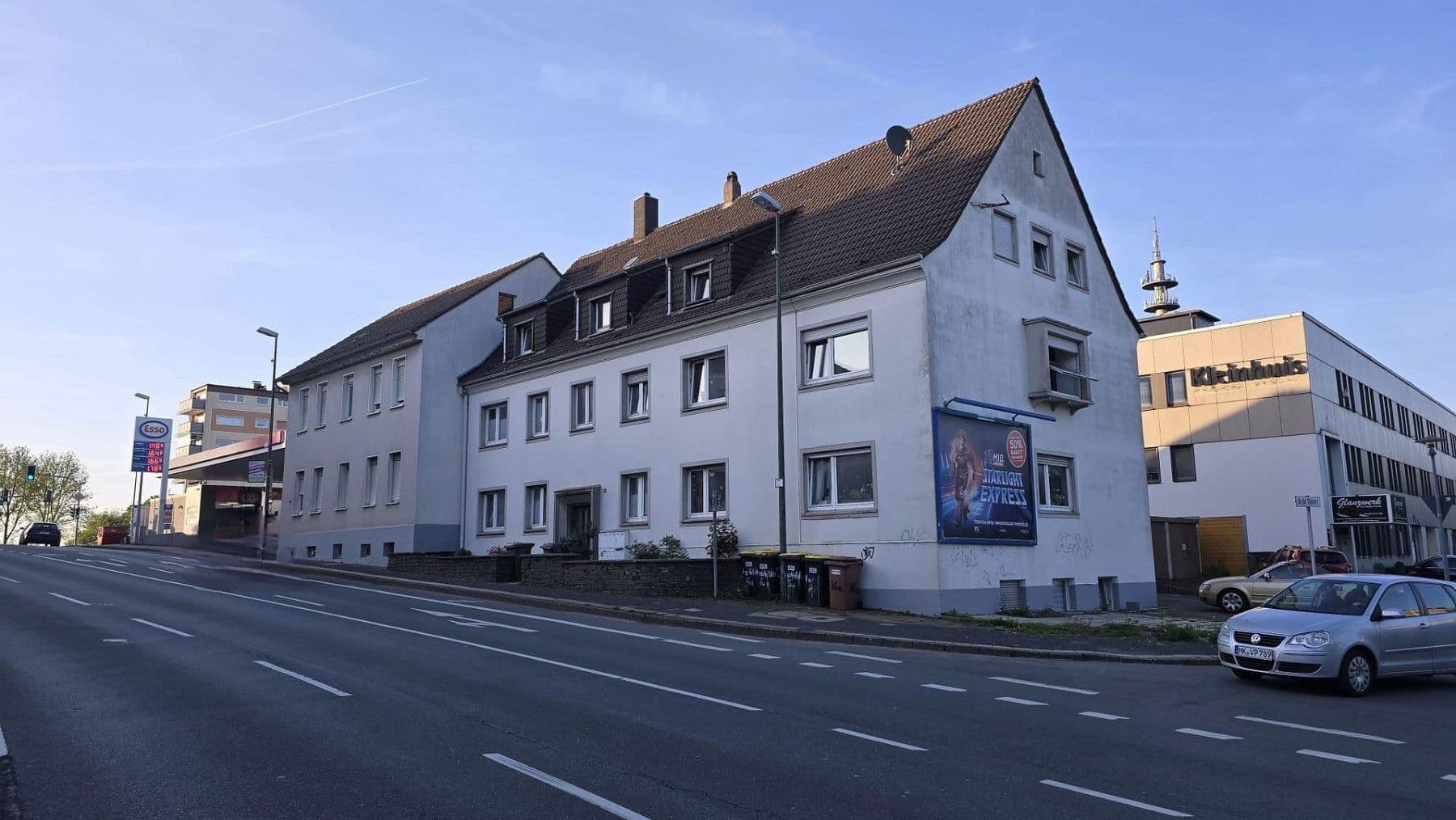 Prodej domu 594 m², pozemek 750 m², Heedfelder Straße 86a-88, Lüdenscheid, Severní Porýní-Vestfálsko Prodej domu 594 m², pozemek 750 m², Heedfelder Straße 86a-88, Lüdenscheid, Severní Porýní-Vestfálsko