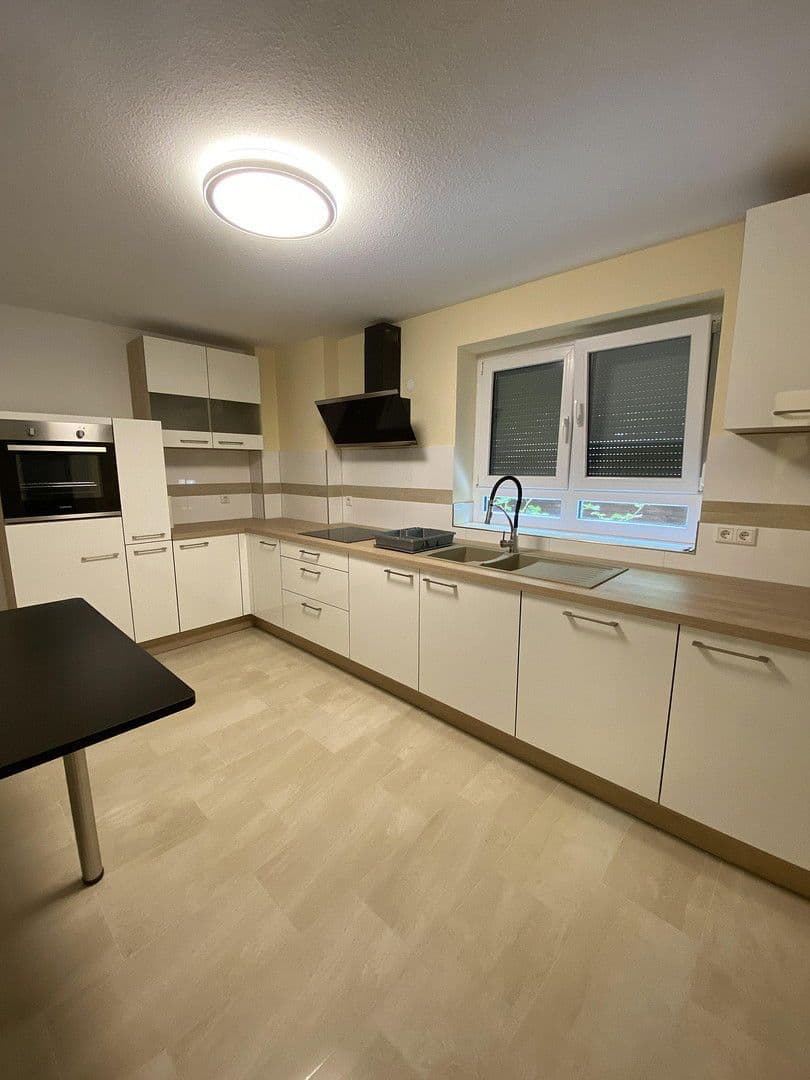 Pronájem bytu 3+1 95 m², Wiesbaden, Hessen Pronájem bytu 3+1 95 m², Wiesbaden, Hessen