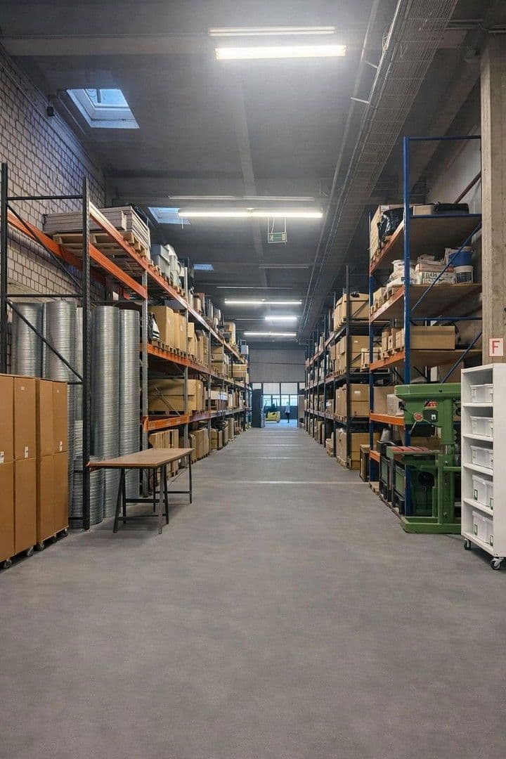 Pronájem nebytového prostoru 500 m², Sontraerstr. 16, Frankfurt am Main, Hessen Pronájem nebytového prostoru 500 m², Sontraerstr. 16, Frankfurt am Main, Hessen