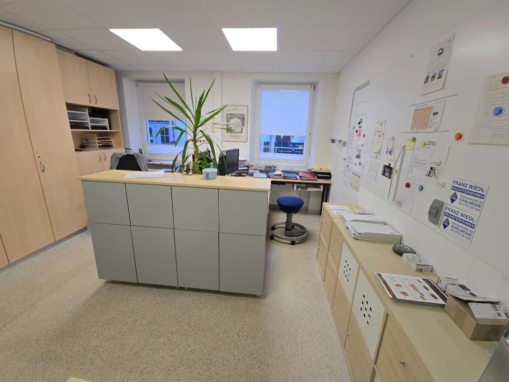 Pronájem kanceláře 133 m², Karlsruhe, Bádensko-Württembersko Pronájem kanceláře 133 m², Karlsruhe, Bádensko-Württembersko