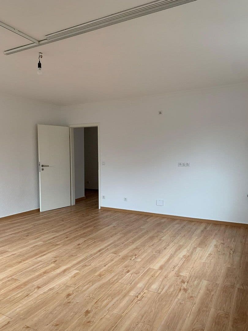 Pronájem bytu 1+1 40 m², Feldstraße 1, Meerbusch, Severní Porýní-Vestfálsko Pronájem bytu 1+1 40 m², Feldstraße 1, Meerbusch, Severní Porýní-Vestfálsko