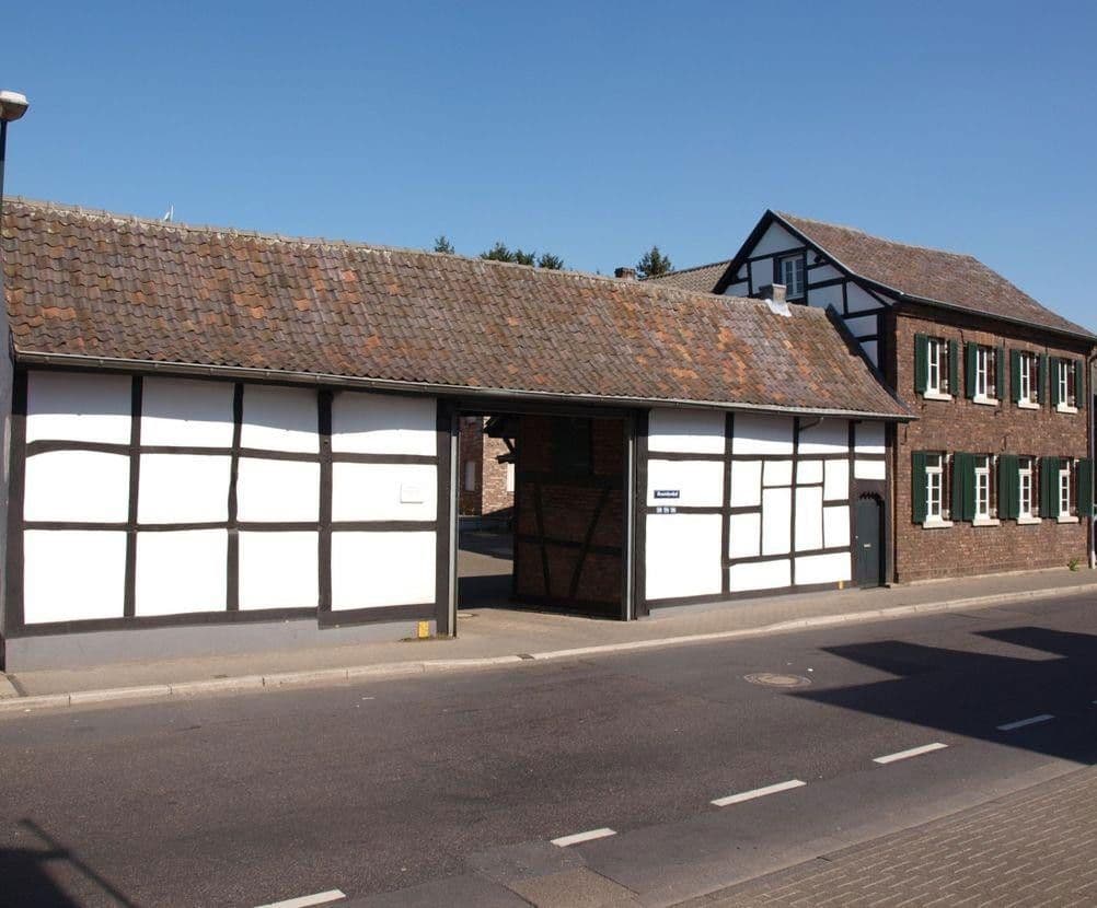 Pronájem kanceláře 175 m², Kerpen, Severní Porýní-Vestfálsko Pronájem kanceláře 175 m², Kerpen, Severní Porýní-Vestfálsko