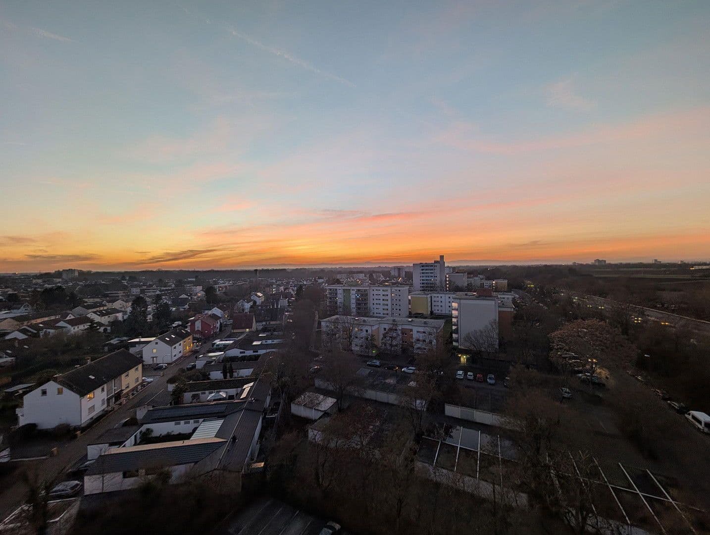 Prodej bytu 3+1 80 m², Karlsbader Straße 7, Ludwigshafen am Rhein, Porýní-Falc Prodej bytu 3+1 80 m², Karlsbader Straße 7, Ludwigshafen am Rhein, Porýní-Falc