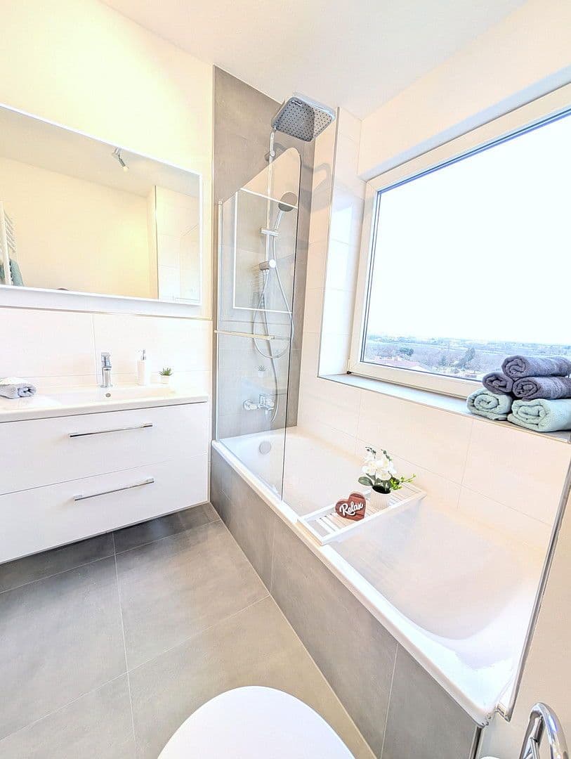 Prodej bytu 3+1 80 m², Karlsbader Straße 7, Ludwigshafen am Rhein, Porýní-Falc Prodej bytu 3+1 80 m², Karlsbader Straße 7, Ludwigshafen am Rhein, Porýní-Falc