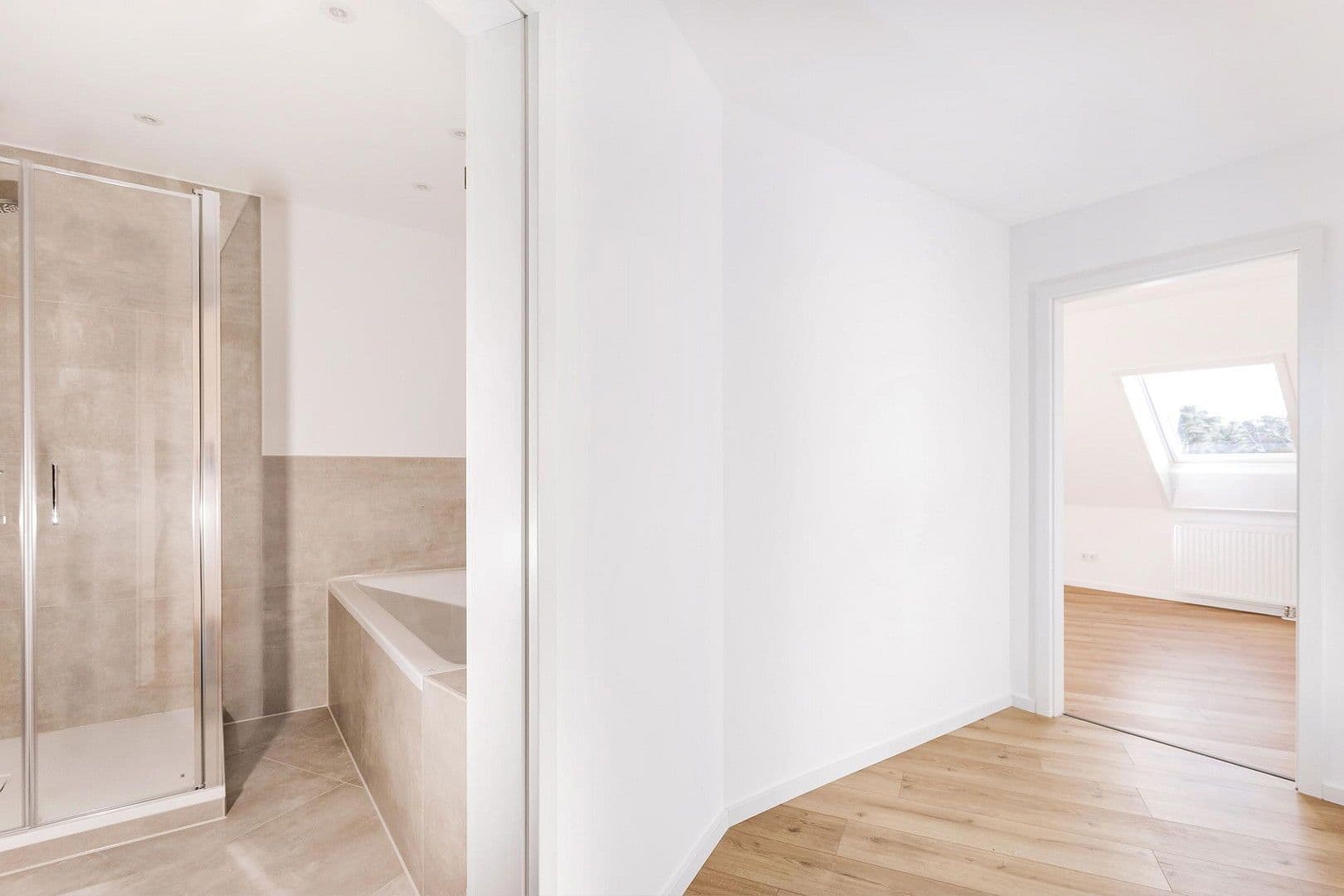 Prodej bytu 2+1 71 m², Meußlitzer Straße, Dresden, Sasko Prodej bytu 2+1 71 m², Meußlitzer Straße, Dresden, Sasko