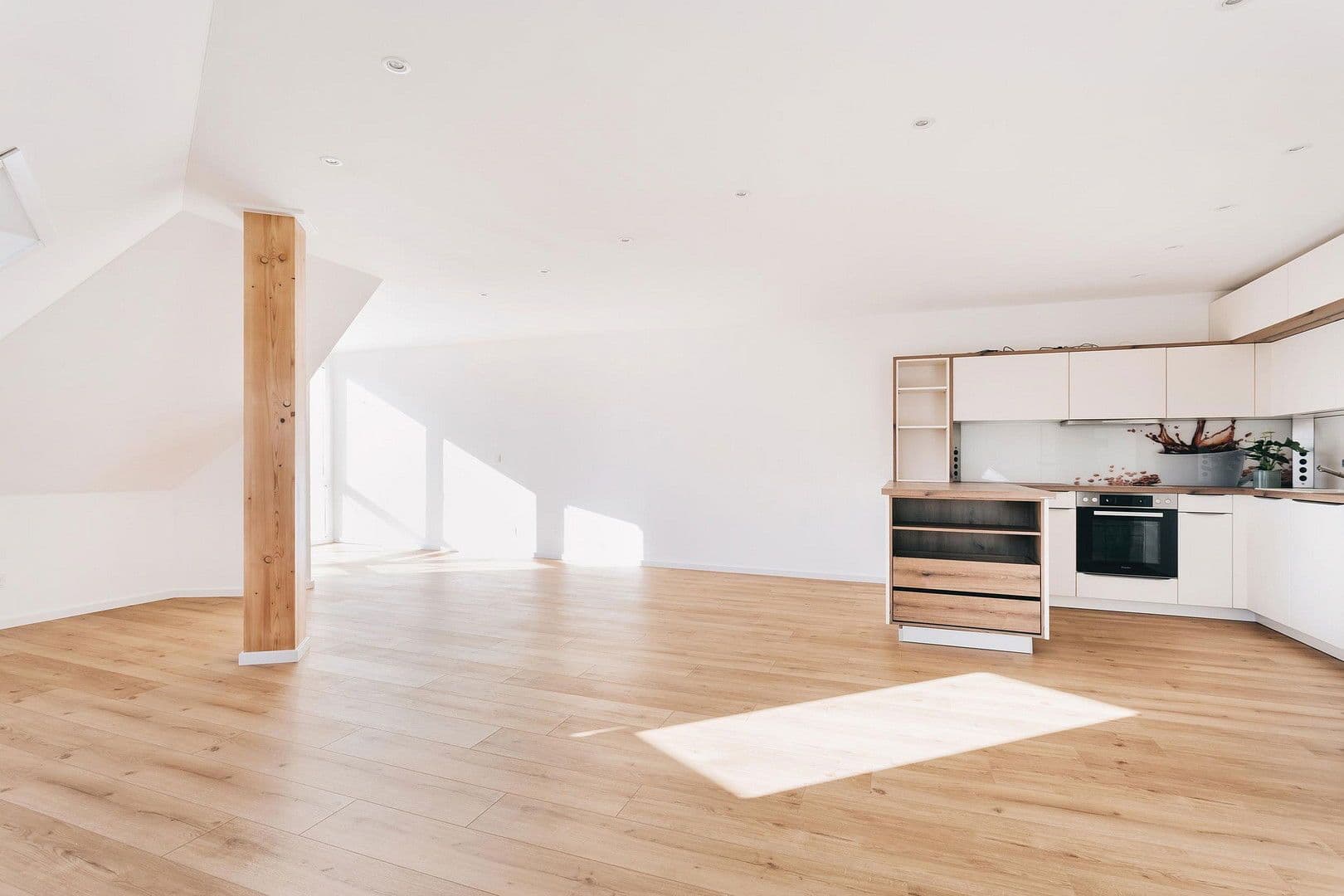 Prodej bytu 2+1 71 m², Meußlitzer Straße, Dresden, Sasko Prodej bytu 2+1 71 m², Meußlitzer Straße, Dresden, Sasko