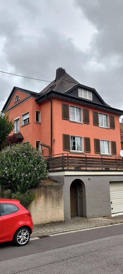 Prodej domu 216 m², pozemek 580 m², Sankt Johanner Straße 49, Saarbrücken, Země Sársko Prodej domu 216 m², pozemek 580 m², Sankt Johanner Straße 49, Saarbrücken, Země Sársko