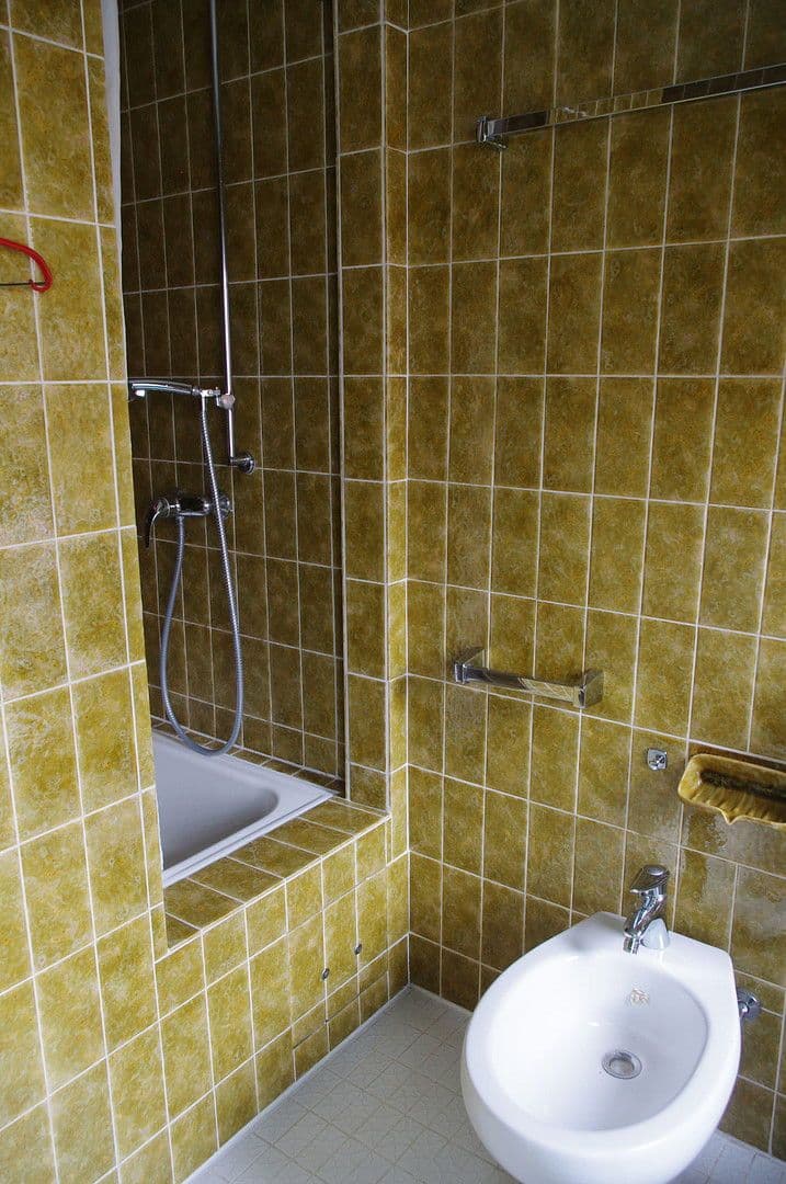 Prodej domu 216 m², pozemek 580 m², Sankt Johanner Straße 49, Saarbrücken, Země Sársko Prodej domu 216 m², pozemek 580 m², Sankt Johanner Straße 49, Saarbrücken, Země Sársko