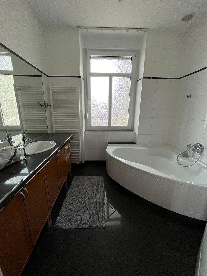 Pronájem bytu 5+kk 150 m², Wupperstr. 101, Solingen, Severní Porýní-Vestfálsko Pronájem bytu 5+kk 150 m², Wupperstr. 101, Solingen, Severní Porýní-Vestfálsko