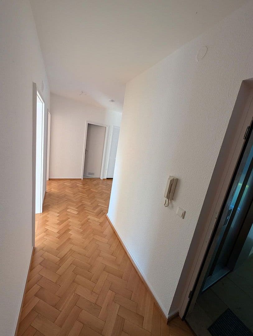 Pronájem bytu 3+1 90 m², Winterhalterstraße 7-9, Baden-Baden, Bádensko-Württembersko Pronájem bytu 3+1 90 m², Winterhalterstraße 7-9, Baden-Baden, Bádensko-Württembersko