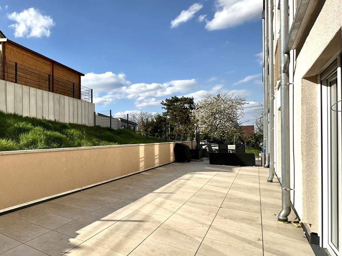 Pronájem bytu 4+1 121 m², Kieselbronn, Bádensko-Württembersko Pronájem bytu 4+1 121 m², Kieselbronn, Bádensko-Württembersko