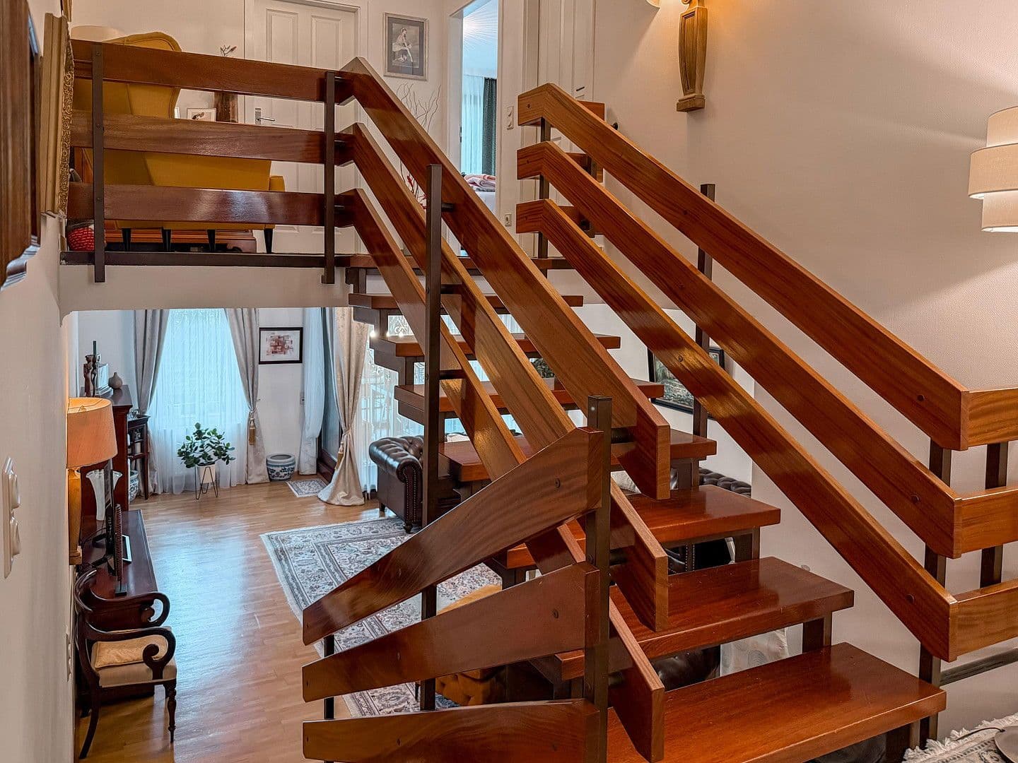 Prodej bytu 3+kk 117 m², Düsseldorf, Severní Porýní-Vestfálsko Prodej bytu 3+kk 117 m², Düsseldorf, Severní Porýní-Vestfálsko