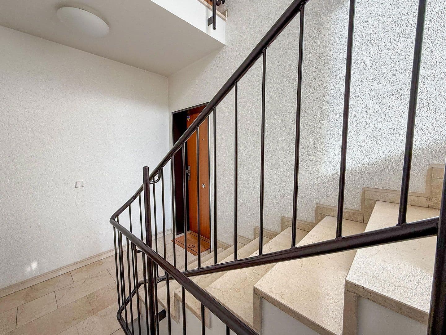 Prodej bytu 3+kk 117 m², Düsseldorf, Severní Porýní-Vestfálsko Prodej bytu 3+kk 117 m², Düsseldorf, Severní Porýní-Vestfálsko