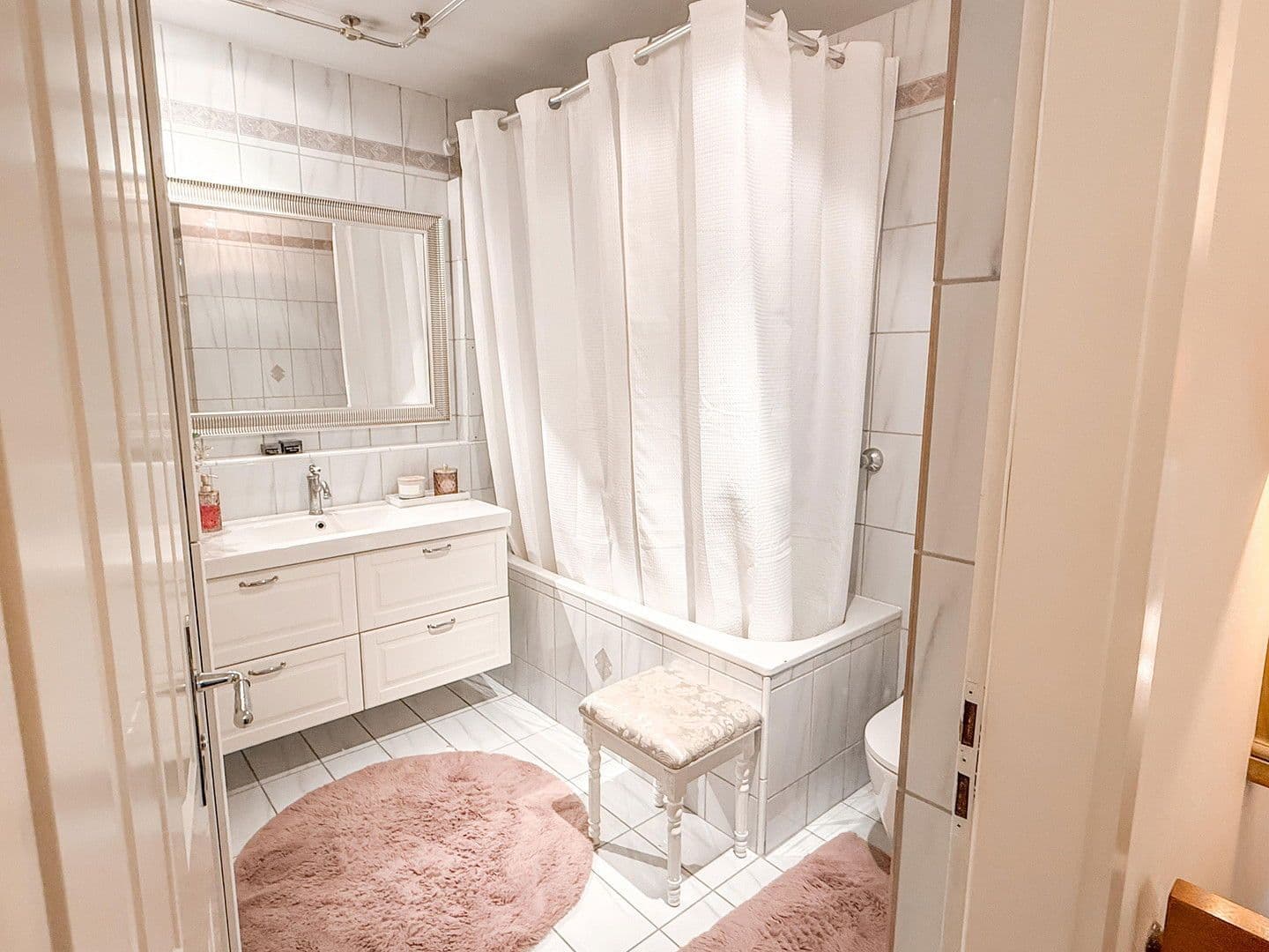 Prodej bytu 3+kk 117 m², Düsseldorf, Severní Porýní-Vestfálsko Prodej bytu 3+kk 117 m², Düsseldorf, Severní Porýní-Vestfálsko