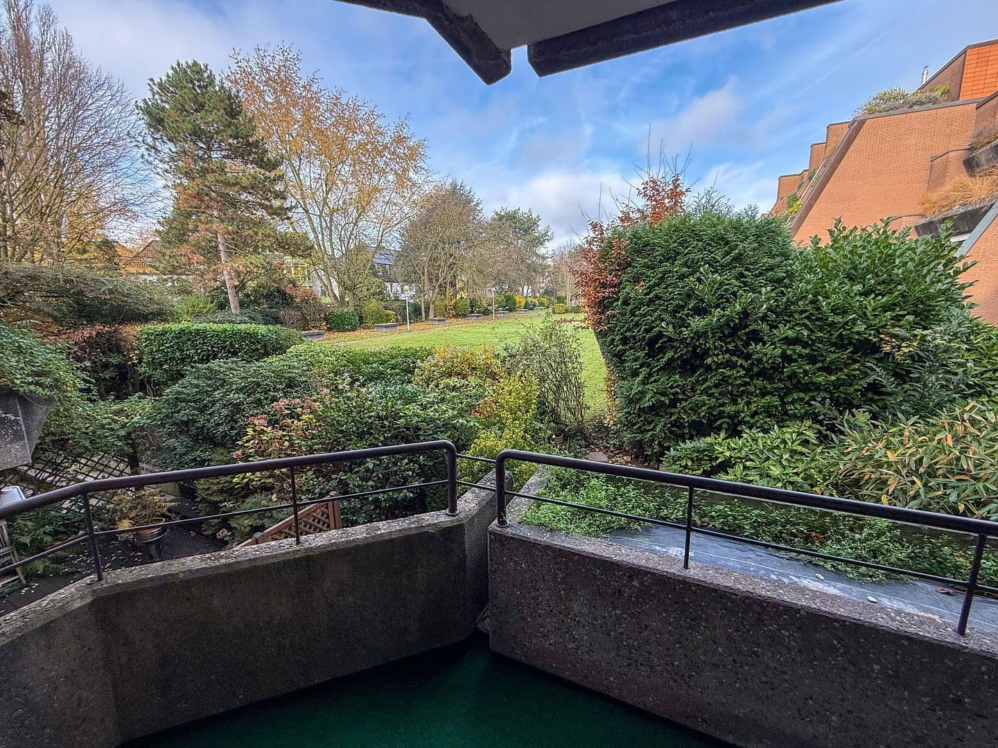 Prodej bytu 3+kk 117 m², Düsseldorf, Severní Porýní-Vestfálsko Prodej bytu 3+kk 117 m², Düsseldorf, Severní Porýní-Vestfálsko