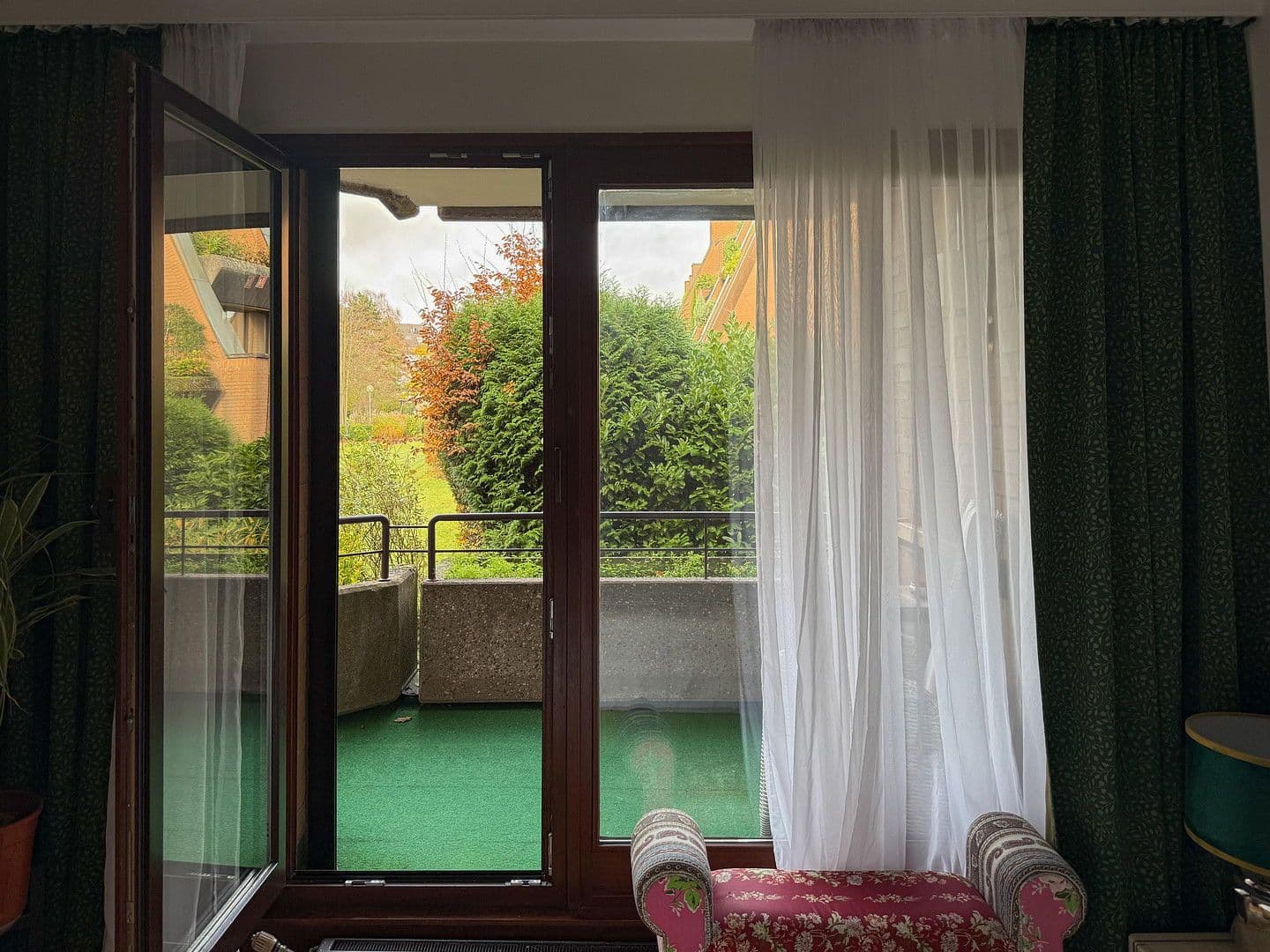 Prodej bytu 3+kk 117 m², Düsseldorf, Severní Porýní-Vestfálsko Prodej bytu 3+kk 117 m², Düsseldorf, Severní Porýní-Vestfálsko