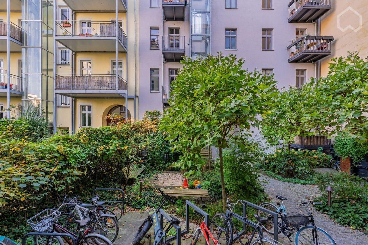 Prodej bytu 2+1 50 m², Strelitzer str. 58, Berlin, Berlín Prodej bytu 2+1 50 m², Strelitzer str. 58, Berlin, Berlín