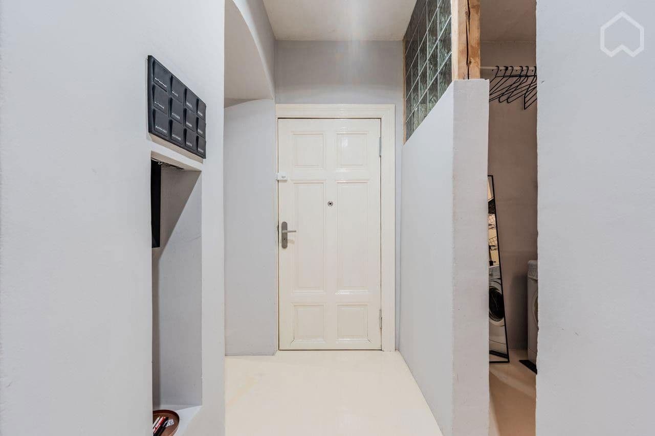 Prodej bytu 2+1 50 m², Strelitzer str. 58, Berlin, Berlín Prodej bytu 2+1 50 m², Strelitzer str. 58, Berlin, Berlín