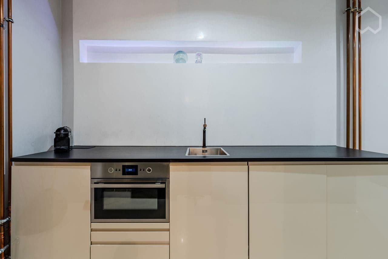 Prodej bytu 2+1 50 m², Strelitzer str. 58, Berlin, Berlín Prodej bytu 2+1 50 m², Strelitzer str. 58, Berlin, Berlín