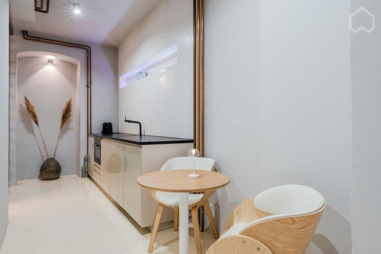 Prodej bytu 2+1 50 m², Strelitzer str. 58, Berlin, Berlín Prodej bytu 2+1 50 m², Strelitzer str. 58, Berlin, Berlín