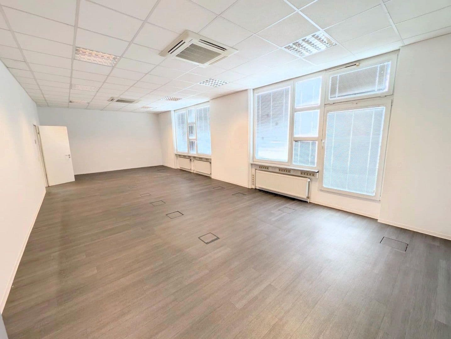 Pronájem kanceláře 150 m², Lilienthalstraße 5b, Schönefeld, Braniborsko Pronájem kanceláře 150 m², Lilienthalstraße 5b, Schönefeld, Braniborsko