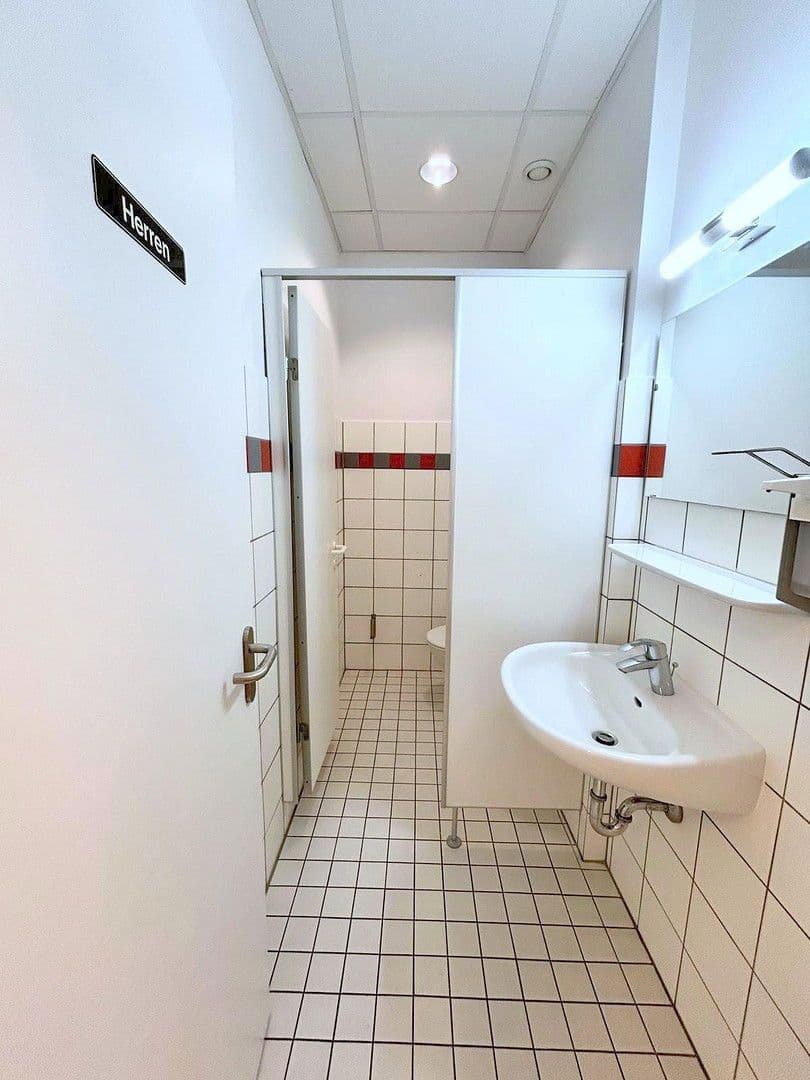 Pronájem kanceláře 150 m², Lilienthalstraße 5b, Schönefeld, Braniborsko Pronájem kanceláře 150 m², Lilienthalstraße 5b, Schönefeld, Braniborsko